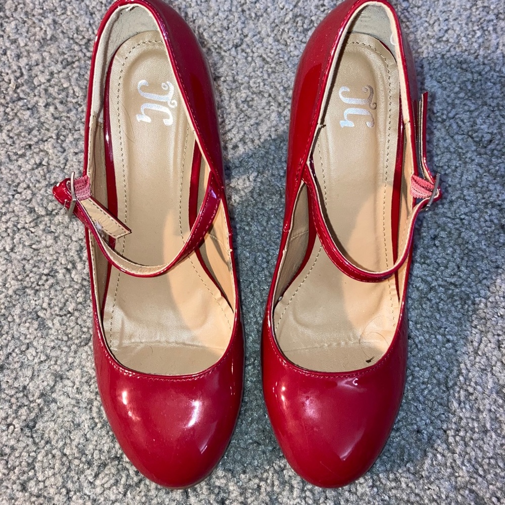 Red Pumps